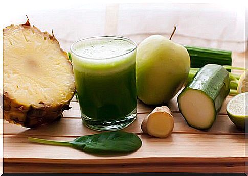 Lose weight with cucumber and pineapple