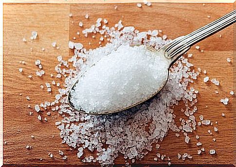 Sea salt for natural skin peelings