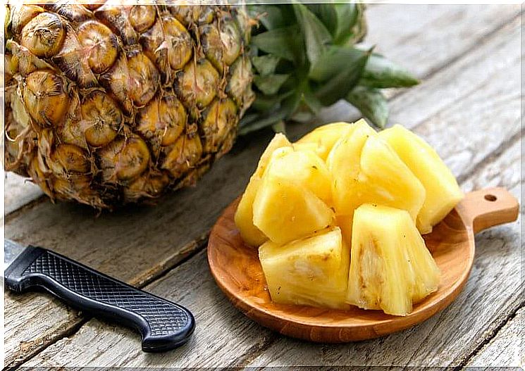 Skin peelings with pineapple