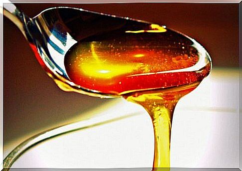 A tablespoon of honey before bed might make you sleep better