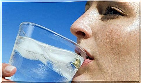 Drink water properly to promote health