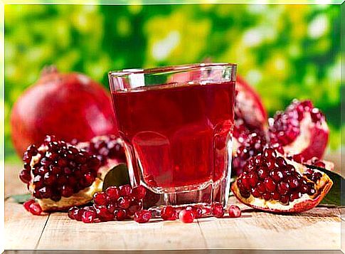 Get rid of kidney stones with pomegranate juice