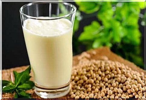 Hemp milk: everything you need to know