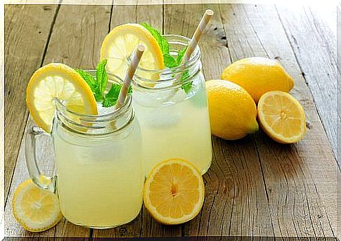 Lemon and flaxseed water can aid weight loss