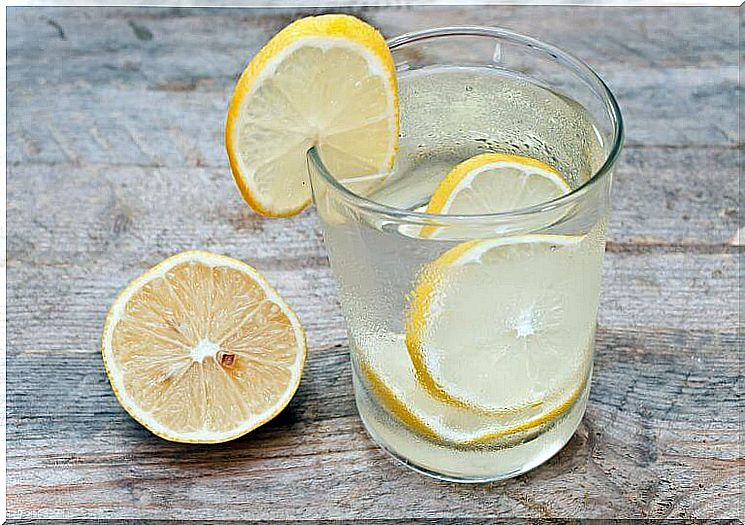 Lemon with water a home remedy for heartburn