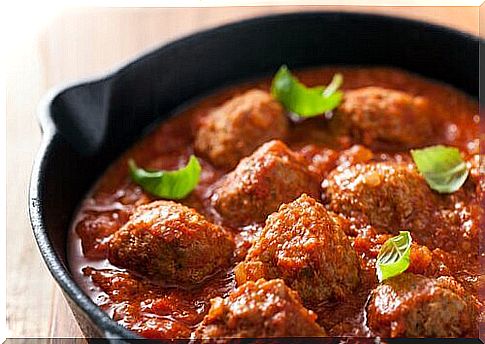 delicious spanish meatballs in tomato sauce