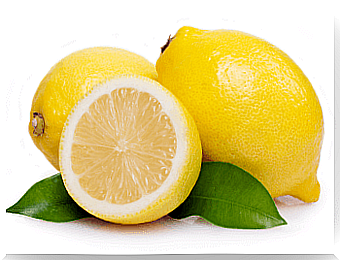 Healing drink for detoxification made from lemon