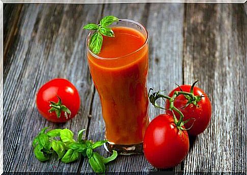 Tomato juice can help with sunstroke