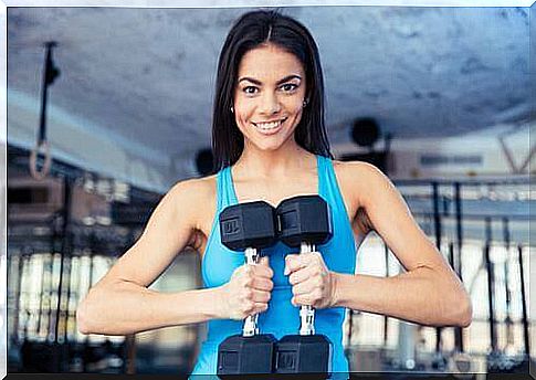 Lifting weights horizontally will help tighten the breasts