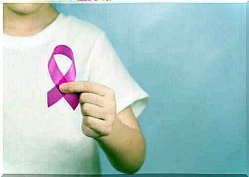 Types of sarcomas - person with pink ribbon